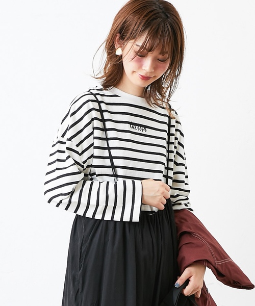 natural couture(ナチュラルクチュール)の「ちびロゴ刺繍ロンTシャツ(Tシャツ/カットソー・レディース・ベージュ/ブルー/アイボリー/ホワイト×ブラック/パープル系その他/スミクロ・FREE)」の14枚目の写真