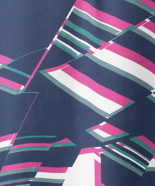 NARACAMICIE（ナラカミーチェ）の「ジオメトリックサテンプリントリボンブラウス（シャツ/ブラウス・レディース・グリーン/ピンク・SMALL/MEDIUM/LARGE）」の10枚目の写真