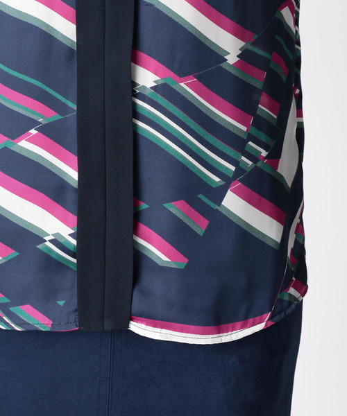 NARACAMICIE（ナラカミーチェ）の「ジオメトリックサテンプリントリボンブラウス（シャツ/ブラウス・レディース・グリーン/ピンク・SMALL/MEDIUM/LARGE）」の11枚目の写真