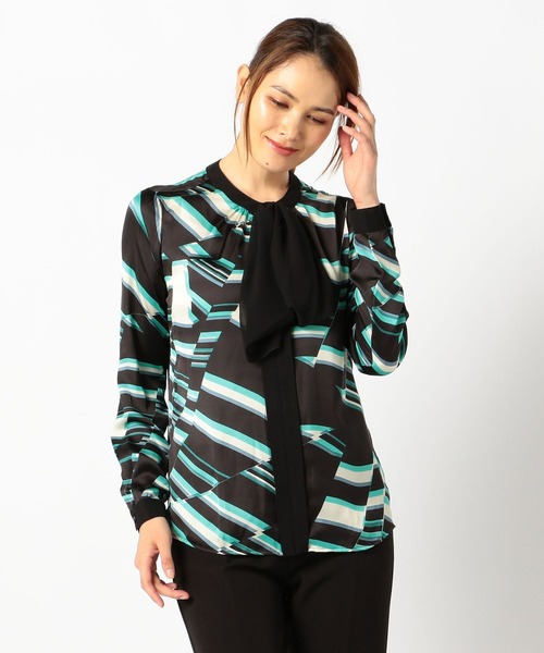 NARACAMICIE（ナラカミーチェ）の「ジオメトリックサテンプリントリボンブラウス（シャツ/ブラウス・レディース・グリーン/ピンク・SMALL/MEDIUM/LARGE）」の16枚目の写真