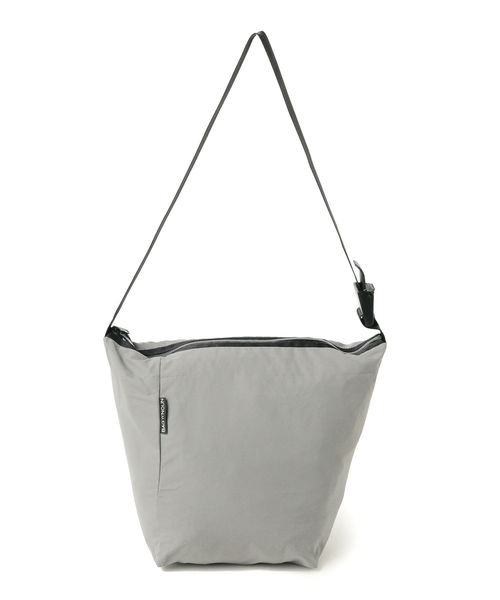 BAG'n'NOUN（バッグンナウン）の「BAG'n'NOUN / ナイロンショルダーバッグ M ＜UNISEX＞（ショルダーバッグ・メンズ・ブラック/グレー/レッド・ONE SIZE）」の6枚目の写真