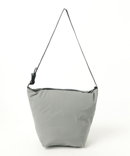 BAG'n'NOUN（バッグンナウン）の「BAG'n'NOUN / ナイロンショルダーバッグ M ＜UNISEX＞（ショルダーバッグ・メンズ・ブラック/グレー/レッド・ONE SIZE）」の20枚目の写真