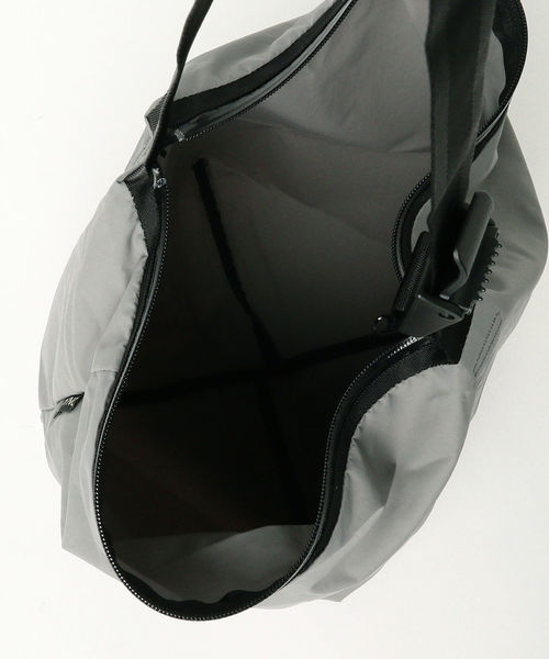 BAG'n'NOUN（バッグンナウン）の「BAG'n'NOUN / ナイロンショルダーバッグ M ＜UNISEX＞（ショルダーバッグ・メンズ・ブラック/グレー/レッド・ONE SIZE）」の17枚目の写真