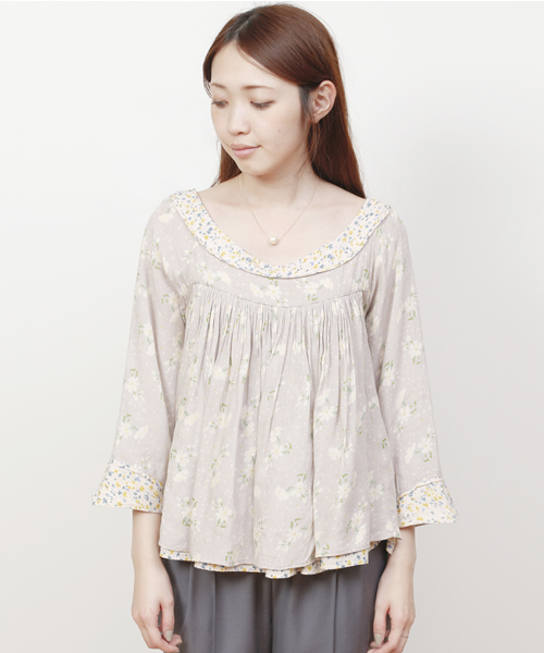 FURFUR（ファーファー）の「ミニフラワーミックスブラウス（シャツ/ブラウス・レディース・ライトグレー/ブラック・FREE）」の2枚目の写真