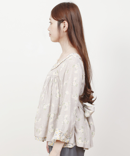 FURFUR（ファーファー）の「ミニフラワーミックスブラウス（シャツ/ブラウス・レディース・ライトグレー/ブラック・FREE）」の3枚目の写真