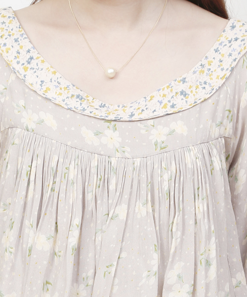 FURFUR（ファーファー）の「ミニフラワーミックスブラウス（シャツ/ブラウス・レディース・ライトグレー/ブラック・FREE）」の7枚目の写真