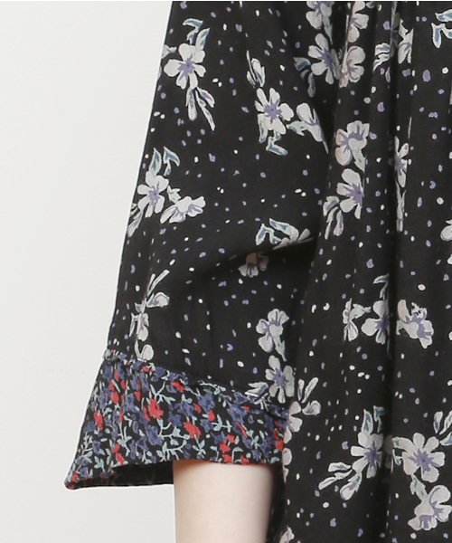 FURFUR（ファーファー）の「ミニフラワーミックスブラウス（シャツ/ブラウス・レディース・ライトグレー/ブラック・FREE）」の6枚目の写真