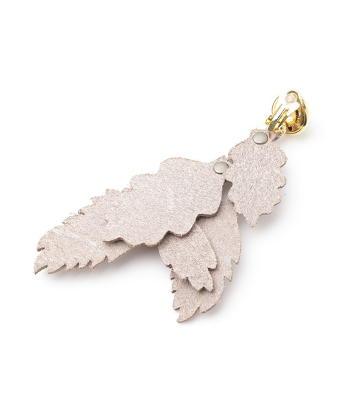 THE Dallas（ザ・ダラス）の「【THE Dallas(ザ ダラス)】レザーシャドーイヤリング D9A-65（イヤリング・レディース・ベージュ/キャメル・FREE）」の6枚目の写真