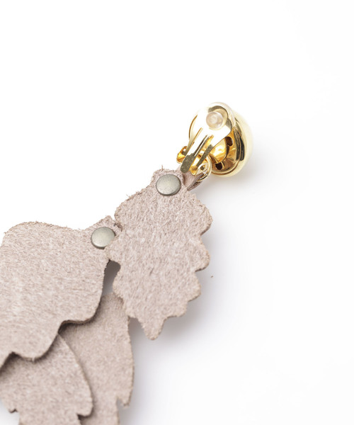 THE Dallas（ザ・ダラス）の「【THE Dallas(ザ ダラス)】レザーシャドーイヤリング D9A-65（イヤリング・レディース・ベージュ/キャメル・FREE）」の7枚目の写真