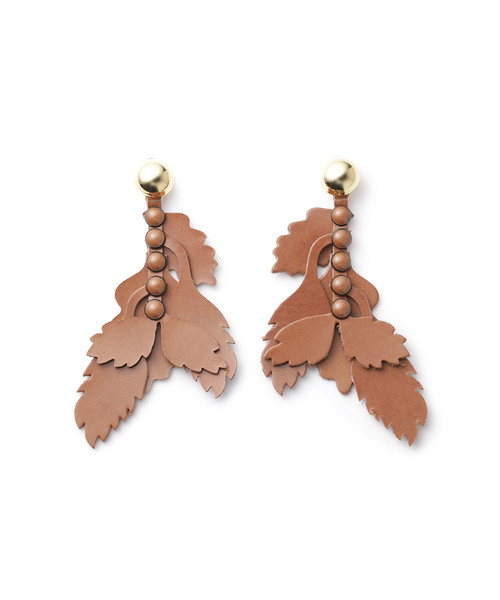 THE Dallas（ザ・ダラス）の「【THE Dallas(ザ ダラス)】レザーシャドーイヤリング D9A-65（イヤリング・レディース・ベージュ/キャメル・FREE）」の9枚目の写真