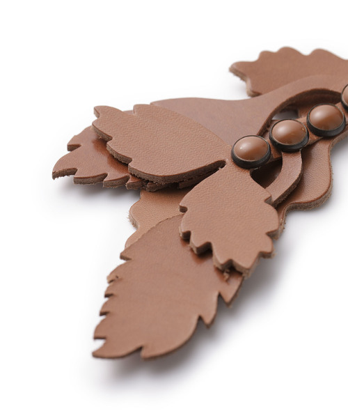 THE Dallas（ザ・ダラス）の「【THE Dallas(ザ ダラス)】レザーシャドーイヤリング D9A-65（イヤリング・レディース・ベージュ/キャメル・FREE）」の11枚目の写真