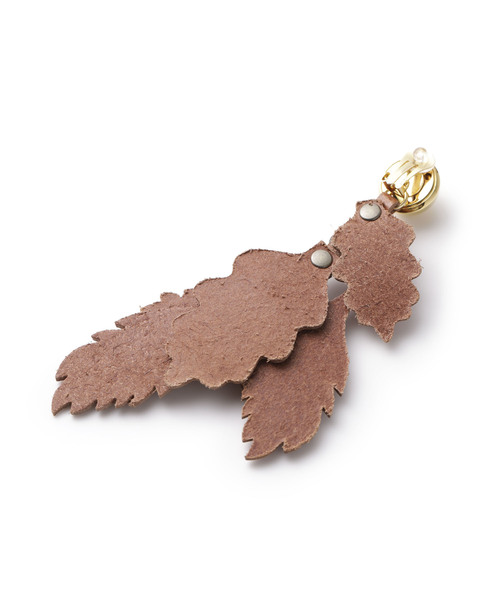 THE Dallas（ザ・ダラス）の「【THE Dallas(ザ ダラス)】レザーシャドーイヤリング D9A-65（イヤリング・レディース・ベージュ/キャメル・FREE）」の12枚目の写真