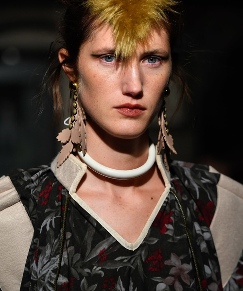 THE Dallas（ザ・ダラス）の「【THE Dallas(ザ ダラス)】レザーシャドーイヤリング D9A-65（イヤリング・レディース・ベージュ/キャメル・FREE）」の14枚目の写真