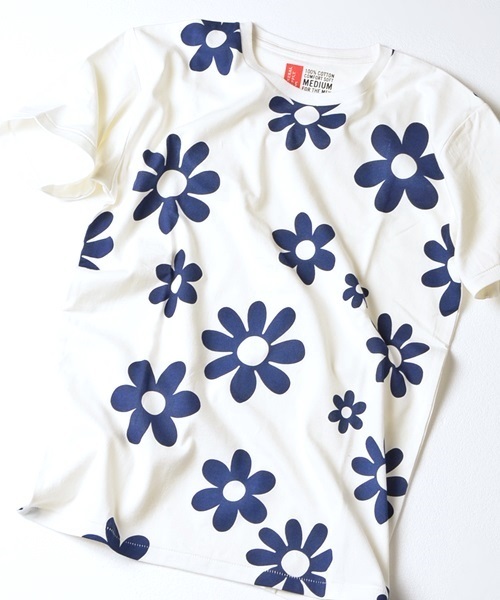 SHIPS GENERAL SUPPLY（シップスジェネラルサプライ）の「SGS: フラワーパターン プリントTee■（Tシャツ/カットソー・メンズ・ホワイト/レッド/ブラック/グリーン/ライトブルー/ライトグリーン/ネイビー/マルチ/ブルー系その他2/ブルー系その他・MEDIUM/X-LARGE/SMALL/LARGE）」の7枚目の写真