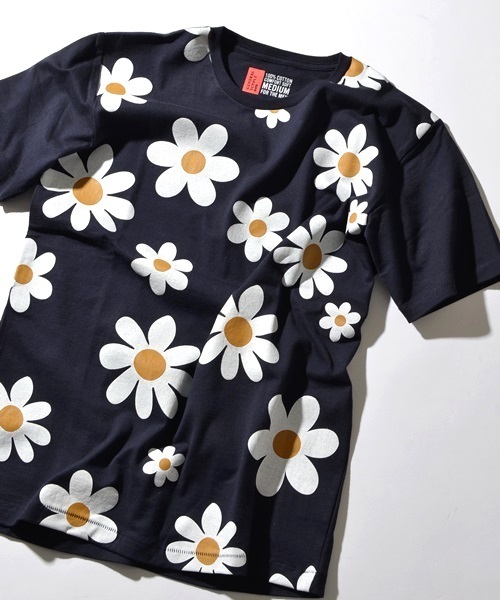 SHIPS GENERAL SUPPLY（シップスジェネラルサプライ）の「SGS: フラワーパターン プリントTee■（Tシャツ/カットソー・メンズ・ホワイト/レッド/ブラック/グリーン/ライトブルー/ライトグリーン/ネイビー/マルチ/ブルー系その他2/ブルー系その他・MEDIUM/X-LARGE/SMALL/LARGE）」の9枚目の写真
