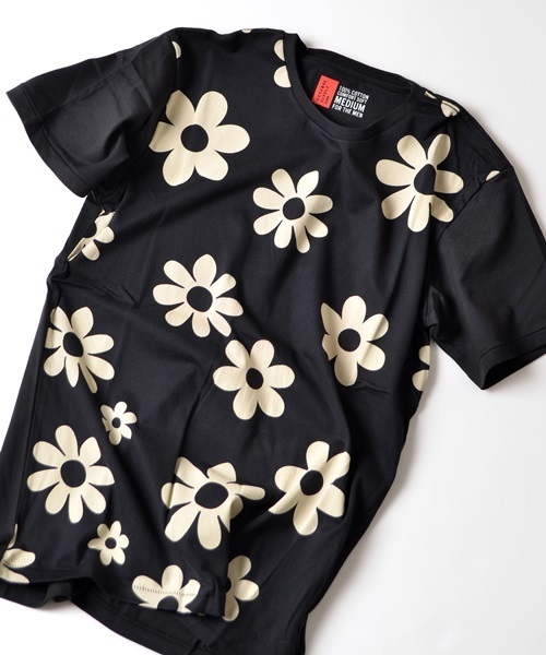 SHIPS GENERAL SUPPLY（シップスジェネラルサプライ）の「SGS: フラワーパターン プリントTee■（Tシャツ/カットソー・メンズ・ホワイト/レッド/ブラック/グリーン/ライトブルー/ライトグリーン/ネイビー/マルチ/ブルー系その他2/ブルー系その他・MEDIUM/X-LARGE/SMALL/LARGE）」の3枚目の写真