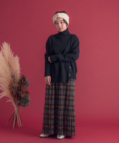 Libra Cue(リブラ キュー)の「Libra サイドボタンタートルニット(ニット/セーター・レディース・ブラック/ベージュ/ブルー・FREE)」の7枚目の写真