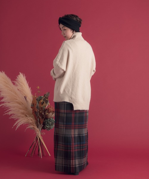 Libra Cue(リブラ キュー)の「Libra サイドボタンタートルニット(ニット/セーター・レディース・ブラック/ベージュ/ブルー・FREE)」の18枚目の写真