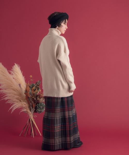 Libra Cue(リブラ キュー)の「Libra サイドボタンタートルニット(ニット/セーター・レディース・ブラック/ベージュ/ブルー・FREE)」の19枚目の写真