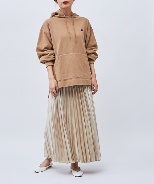 Russell Athletic(ラッセルアスレティック)の「Bookstore Sweat Pullover Hoodie&Shorts(セットアップ)(スウェット・レディース・ブルー/ブラウン系その他2・1)」の3枚目の写真