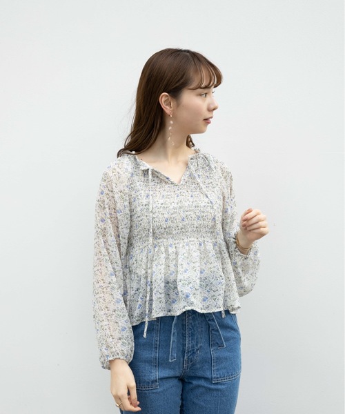 flower(フラワー)の「スキッパーシャーリングブラウス(シャツ/ブラウス・レディース・ホワイト/イエロー・FREE)」の11枚目の写真