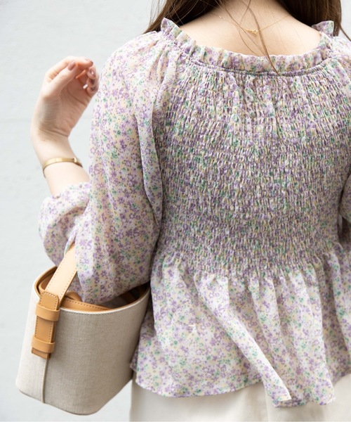 flower(フラワー)の「スキッパーシャーリングブラウス(シャツ/ブラウス・レディース・ホワイト/イエロー・FREE)」の10枚目の写真