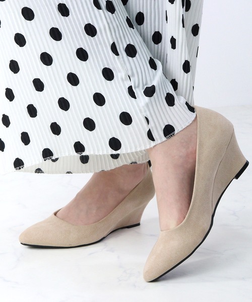 LibertyDoll（リバティードール）の「Liberty Doll / ポインテッドトゥ 5.5cm ウエッジヒール パンプス(5451)（パンプス・レディース・ブラック/ベージュ/グレー/ネイビー/レッド/ダークブラウン/ベージュ系その他/ブラック系その他/アイボリー・LL/SS/S/M/L/XL）」の6枚目の写真