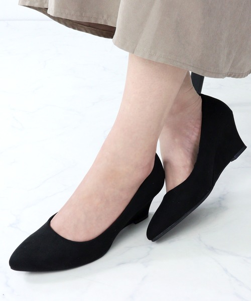 LibertyDoll（リバティードール）の「Liberty Doll / ポインテッドトゥ 5.5cm ウエッジヒール パンプス(5451)（パンプス・レディース・ブラック/ベージュ/グレー/ネイビー/レッド/ダークブラウン/ベージュ系その他/ブラック系その他/アイボリー・LL/SS/S/M/L/XL）」の19枚目の写真