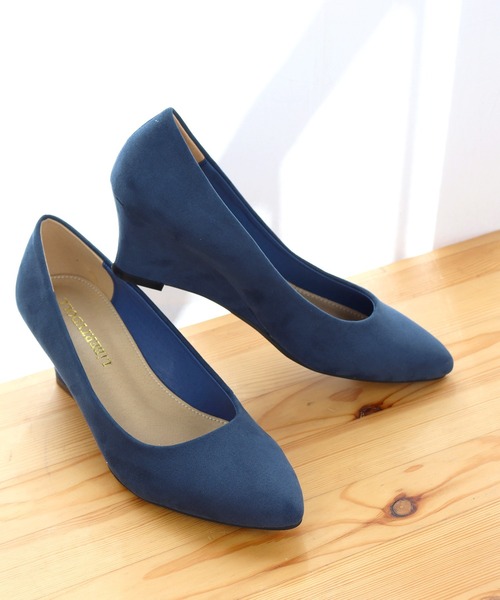 LibertyDoll（リバティードール）の「Liberty Doll / ポインテッドトゥ 5.5cm ウエッジヒール パンプス(5451)（パンプス・レディース・ブラック/ベージュ/グレー/ネイビー/レッド/ダークブラウン/ベージュ系その他/ブラック系その他/アイボリー・LL/SS/S/M/L/XL）」の17枚目の写真