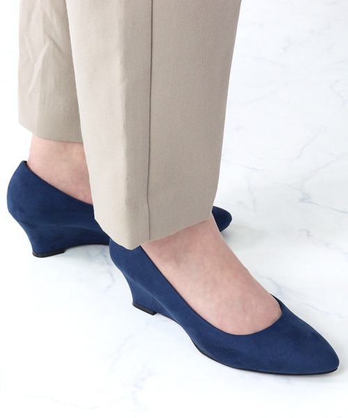 LibertyDoll（リバティードール）の「Liberty Doll / ポインテッドトゥ 5.5cm ウエッジヒール パンプス(5451)（パンプス・レディース・ブラック/ベージュ/グレー/ネイビー/レッド/ダークブラウン/ベージュ系その他/ブラック系その他/アイボリー・LL/SS/S/M/L/XL）」の16枚目の写真