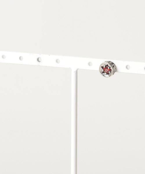 LUGG NAGG（ラグナグ）の「【LUGG NAGG SELECT/ ラグナグセレクト】シルバー925製　ドラゴンスタースタッズピアス[片耳用]（ピアス（片耳用）・メンズ・ブラック/レッド/クリア・FREE）」の3枚目の写真