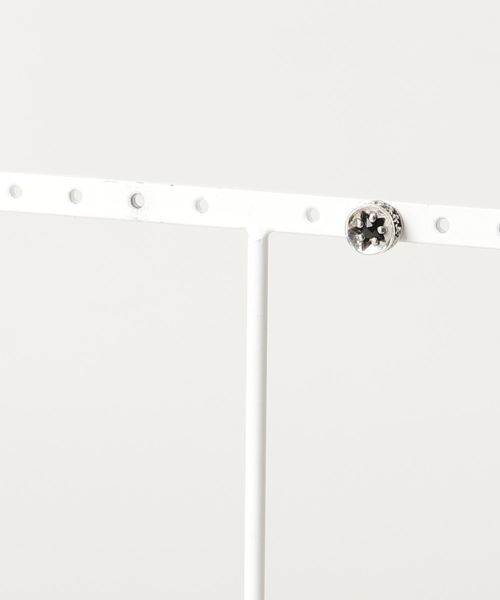 LUGG NAGG（ラグナグ）の「【LUGG NAGG SELECT/ ラグナグセレクト】シルバー925製　ドラゴンスタースタッズピアス[片耳用]（ピアス（片耳用）・メンズ・ブラック/レッド/クリア・FREE）」の2枚目の写真