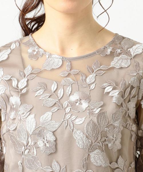 Feroux（フェルゥ）の「【大人気のため再入荷！】エンブロイダリーLuxe ドレス（ドレス・レディース・ブラック系/ライトグレー系・1/2）」の6枚目の写真