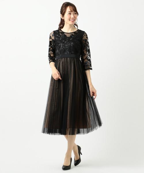 Feroux（フェルゥ）の「【大人気のため再入荷！】エンブロイダリーLuxe ドレス（ドレス・レディース・ブラック系/ライトグレー系・1/2）」の12枚目の写真