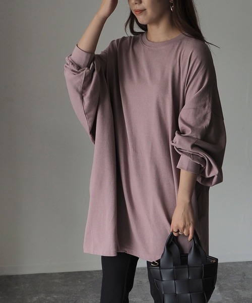 Riberry（リベリー）の「バックスリットオーバーサイズプルオーバー（チュニック・レディース・オフホワイト/ブラック/ブラウン/ベージュ/パープル/グリーン・FREE）」の6枚目の写真