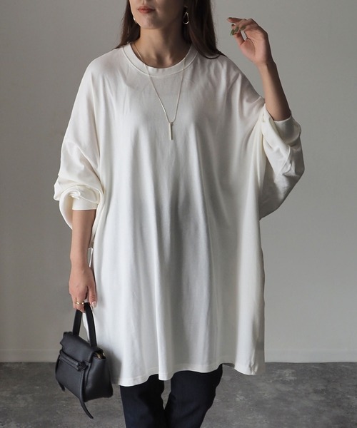 Riberry（リベリー）の「バックスリットオーバーサイズプルオーバー（チュニック・レディース・オフホワイト/ブラック/ブラウン/ベージュ/パープル/グリーン・FREE）」の2枚目の写真