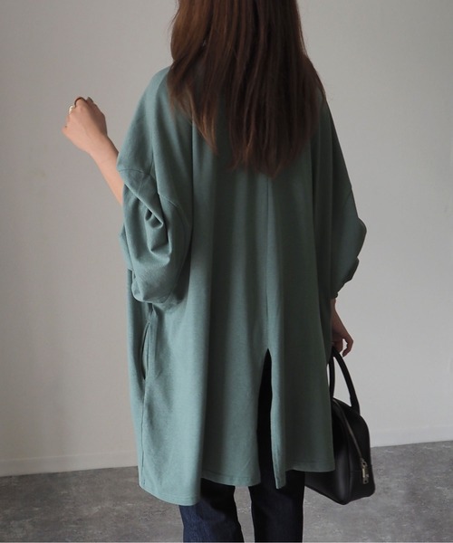 Riberry（リベリー）の「バックスリットオーバーサイズプルオーバー（チュニック・レディース・オフホワイト/ブラック/ブラウン/ベージュ/パープル/グリーン・FREE）」の5枚目の写真