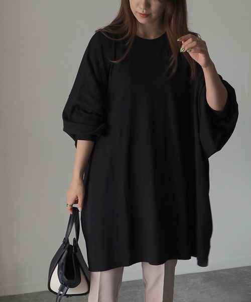 Riberry（リベリー）の「バックスリットオーバーサイズプルオーバー（チュニック・レディース・オフホワイト/ブラック/ブラウン/ベージュ/パープル/グリーン・FREE）」の3枚目の写真