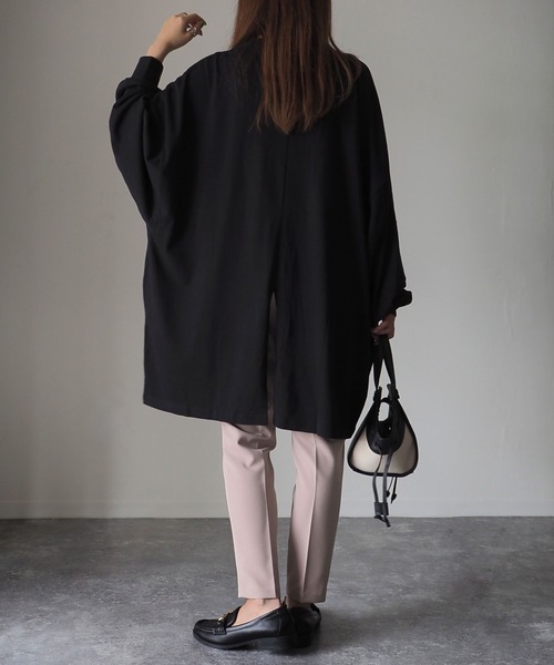 Riberry（リベリー）の「バックスリットオーバーサイズプルオーバー（チュニック・レディース・オフホワイト/ブラック/ブラウン/ベージュ/パープル/グリーン・FREE）」の7枚目の写真