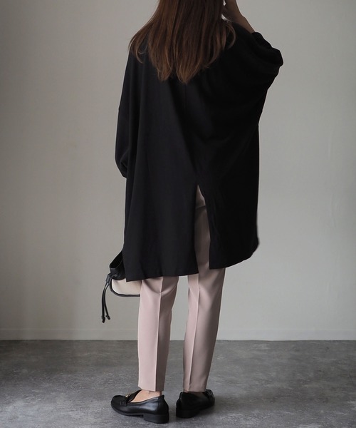 Riberry（リベリー）の「バックスリットオーバーサイズプルオーバー（チュニック・レディース・オフホワイト/ブラック/ブラウン/ベージュ/パープル/グリーン・FREE）」の8枚目の写真