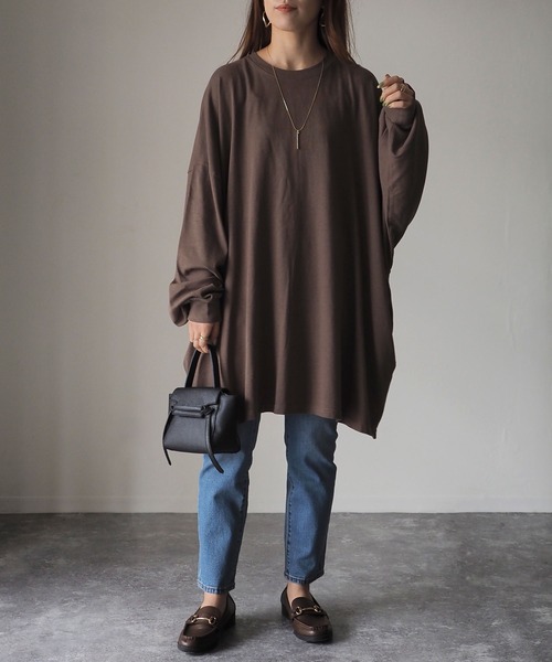 Riberry（リベリー）の「バックスリットオーバーサイズプルオーバー（チュニック・レディース・オフホワイト/ブラック/ブラウン/ベージュ/パープル/グリーン・FREE）」の13枚目の写真