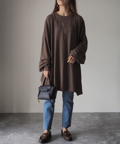 Riberry（リベリー）の「バックスリットオーバーサイズプルオーバー（チュニック・レディース・オフホワイト/ブラック/ブラウン/ベージュ/パープル/グリーン・FREE）」の14枚目の写真