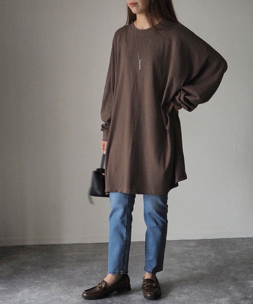 Riberry（リベリー）の「バックスリットオーバーサイズプルオーバー（チュニック・レディース・オフホワイト/ブラック/ブラウン/ベージュ/パープル/グリーン・FREE）」の15枚目の写真