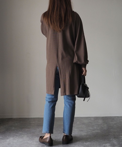 Riberry（リベリー）の「バックスリットオーバーサイズプルオーバー（チュニック・レディース・オフホワイト/ブラック/ブラウン/ベージュ/パープル/グリーン・FREE）」の17枚目の写真