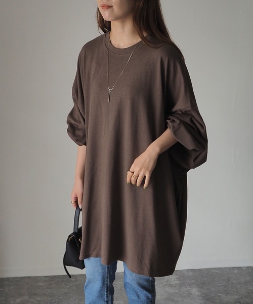 Riberry（リベリー）の「バックスリットオーバーサイズプルオーバー（チュニック・レディース・オフホワイト/ブラック/ブラウン/ベージュ/パープル/グリーン・FREE）」の10枚目の写真