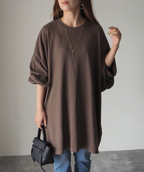 Riberry（リベリー）の「バックスリットオーバーサイズプルオーバー（チュニック・レディース・オフホワイト/ブラック/ブラウン/ベージュ/パープル/グリーン・FREE）」の9枚目の写真