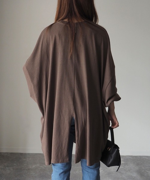 Riberry（リベリー）の「バックスリットオーバーサイズプルオーバー（チュニック・レディース・オフホワイト/ブラック/ブラウン/ベージュ/パープル/グリーン・FREE）」の12枚目の写真