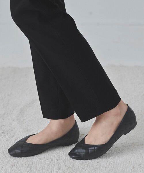 grove(グローブ)の「【新カラー追加】やわここち(R)Vカットスクエアパンプス(パンプス・レディース・サックスブルー/ベージュ/ブラック/アイボリー/ガンメタ/ダークブラウン/ブラック系3・20/25/30/35/50/40/45)」の4枚目の写真