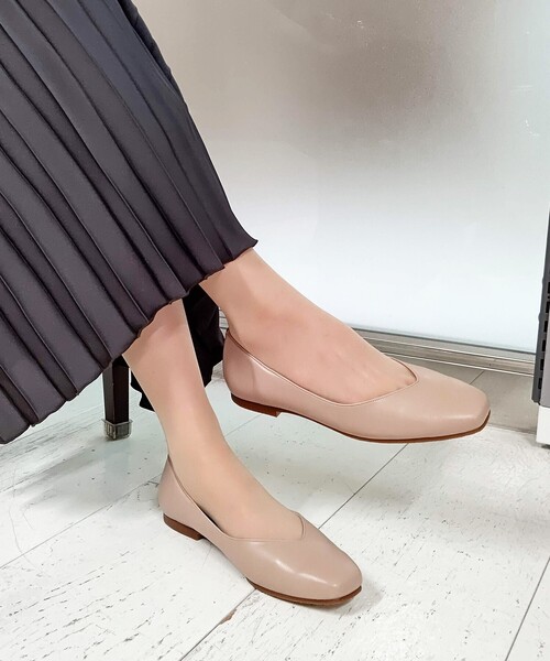 grove(グローブ)の「【新カラー追加】やわここち(R)Vカットスクエアパンプス(パンプス・レディース・サックスブルー/ベージュ/ブラック/アイボリー/ガンメタ/ダークブラウン/ブラック系3・20/25/30/35/50/40/45)」の5枚目の写真