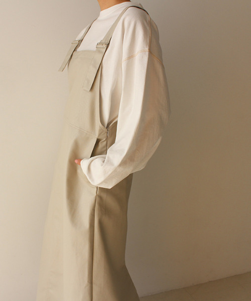 MODE ROBE（モードローブ）の「フェイクレザージャンパースカート（ジャンパースカート・レディース・アイボリー/ブラック・FREE）」の8枚目の写真